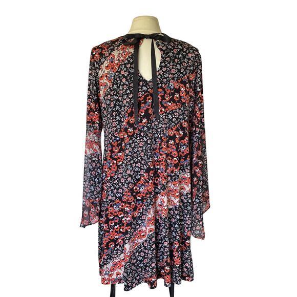 Westport 1962 Red White Blue Floral V-Neck Dress Ribbon Keyhole Flutter Sleeves - Picture 3 of 15